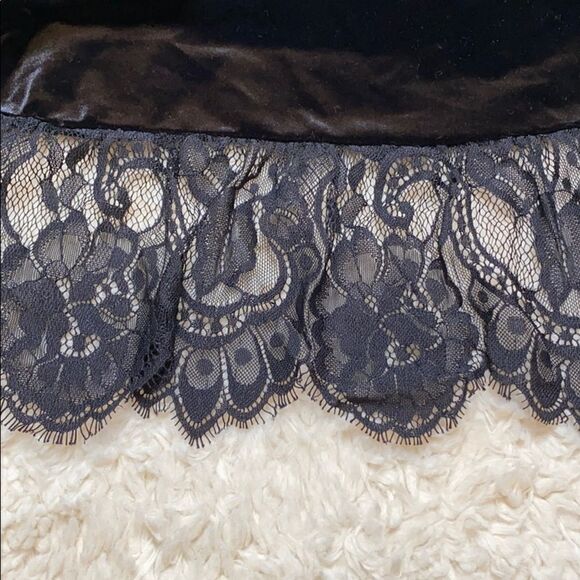 Adriana Papell L Black Velvet/Lace Top - Picture 10 of 10